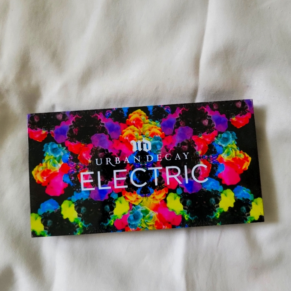 URBAN DECAY Electric  depotted eyeshadow palette